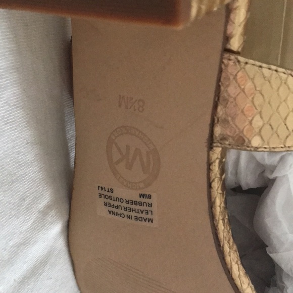 Ladies Michael by Michael Kors Sandals leather Tstrap  Marigold Rhinestones 8.5m - Picture 14 of 15